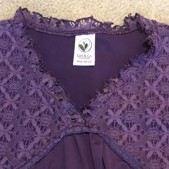 Girl & Co. By Limeapple. 
Gorgeous Flowy Top - Picture 7 of 11